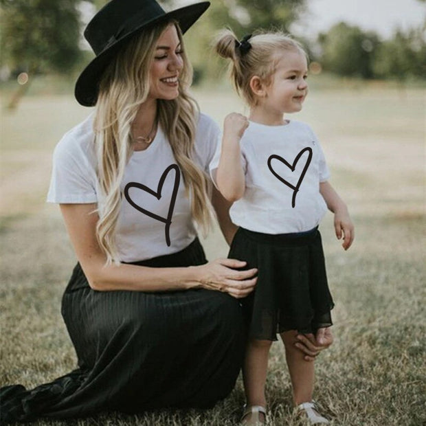 1PC Fashion Mommy and Me Heart Print Matching Tshirt Mom Daughter Dad