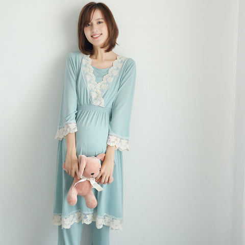 2021 Frühling und Herbst neues japanisches Umstandskleid schwangere Frauen Stillkleidung Monatskleidung Postpartum Home Service Spitzenpyjama-Set 