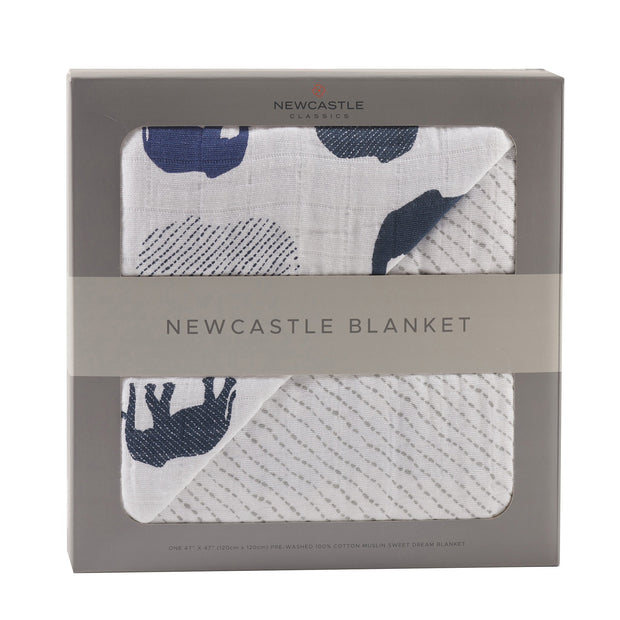 Blaue Elefanten und gefleckte Wellen-Newcastle-Decke