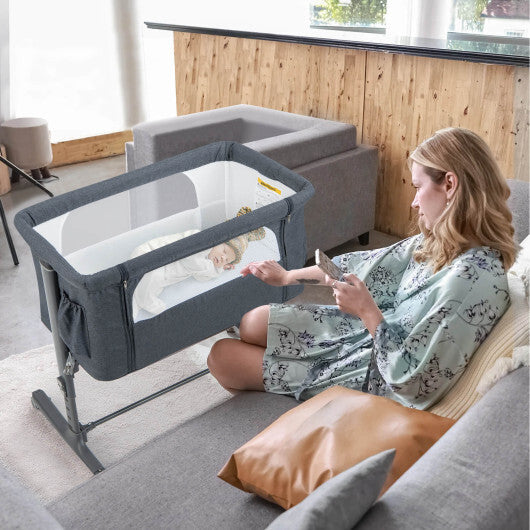 Portable Baby Bedside Bassinet with 5-level Adjustable Heights and Travel Bag-Gray - Color: Gray